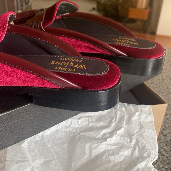 NWT WEEjun burgundy Mules - Picture 5 of 13